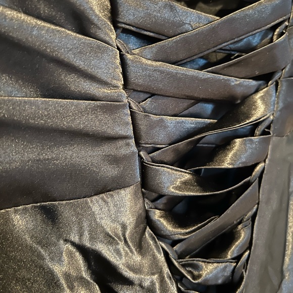 Black dress - Picture 2 of 4